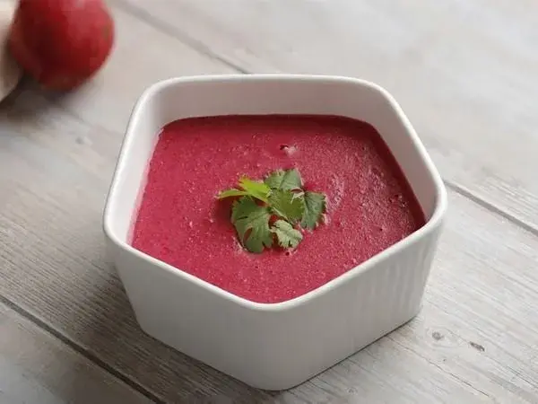 Bột ăn dặm với củ dền giúp hỗ trợ tiêu hóa và phòng ngừa thiếu máu