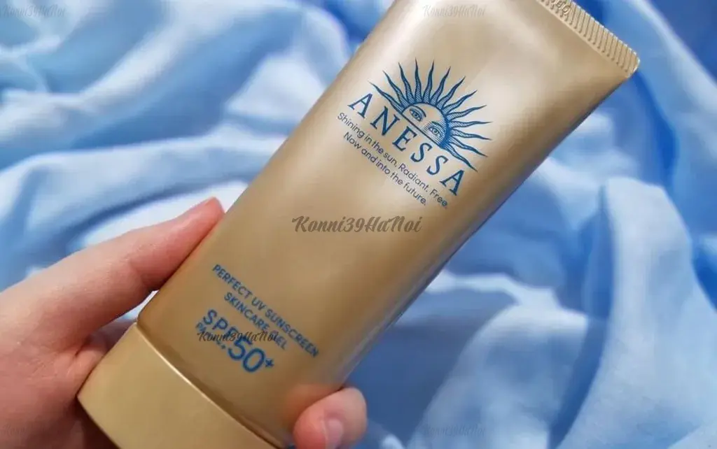 Kem chống nắng của Nhật Anessa Perfect UV Sunscreen Skincare Gel.