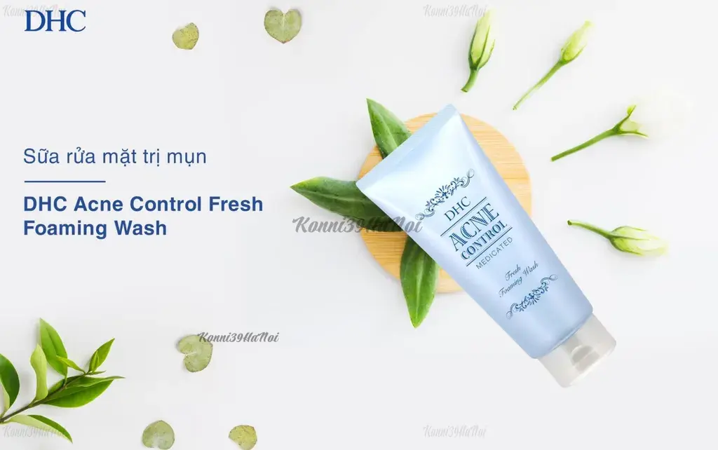Sữa rửa mặt của Nhật DHC chứa thành phần kháng khuẩn và có khả năng làm sạch tốt giúp giảm mụn hiệu quả