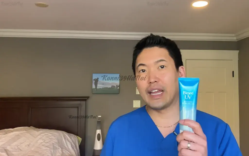 Bác sĩ da liễu Daniel Suga Chia sẻ trải nghiệm sử dụng kem chống nắng của Nhật Biore UV Aqua Rich Watery Gel.