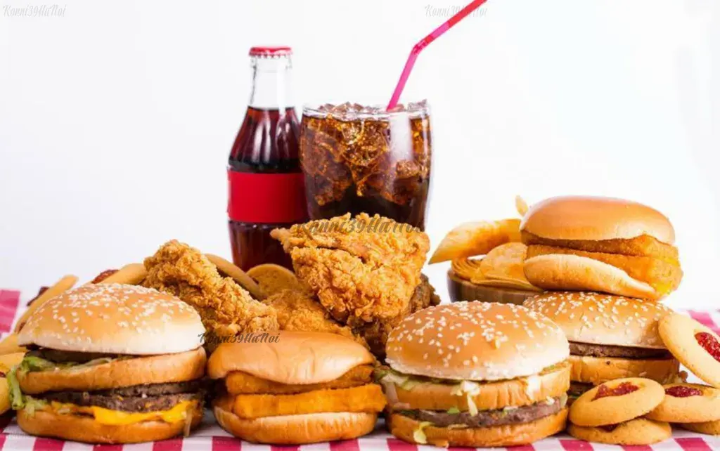 Tránh đồ ăn nhanh, thức uống có ga để bảo vệ sức khỏe và là cách tăng cân cho người gầy khó hấp thụ lành mạnh