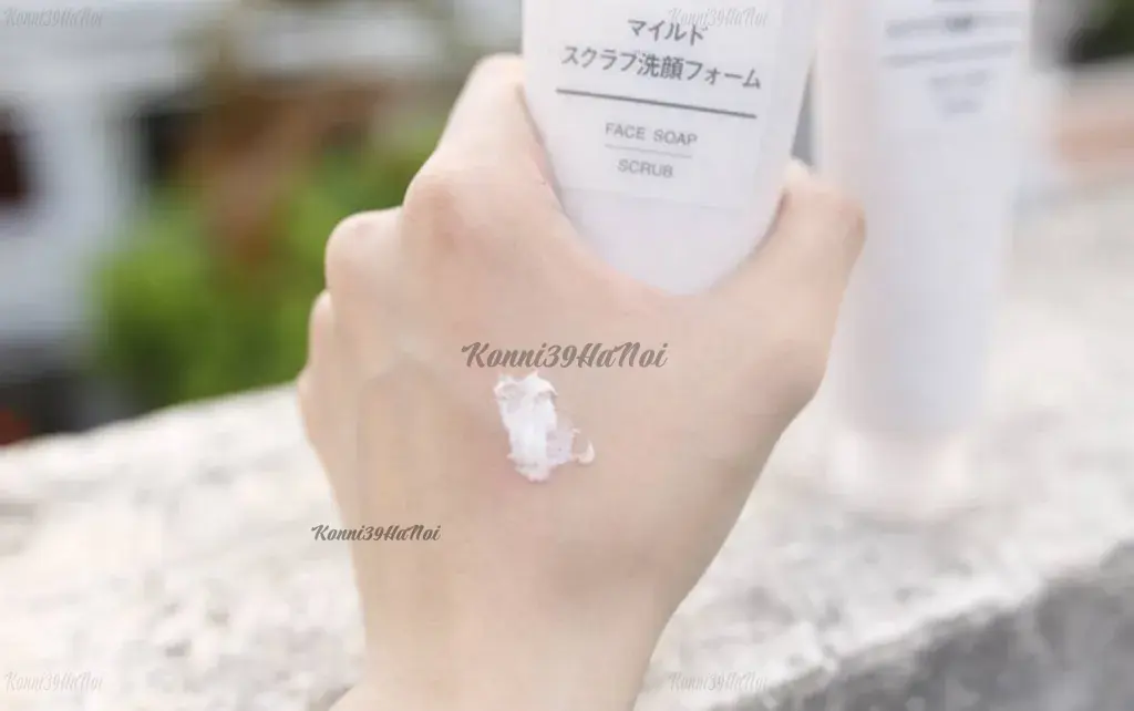 Kết hợp rửa mặt, tẩy da chết bằng sản phẩm sữa rửa mặt của Nhật Muji