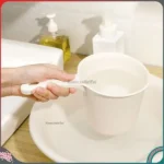 Ca nhựa có tay cầm Sanada màu trắng sữa - Ảnh 3