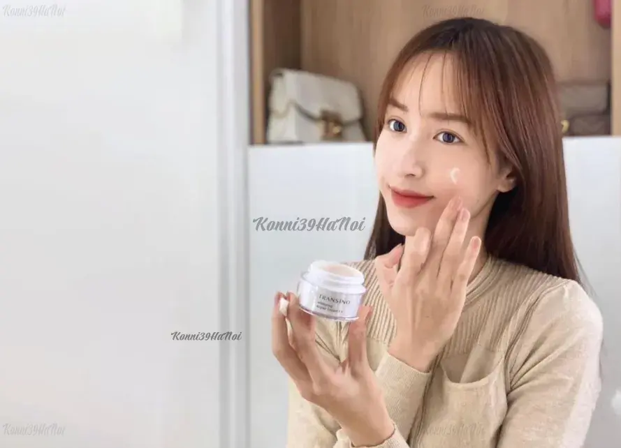 4_80b22d080c9e4785a48538c847766322_1024x1024 Sử dụng kem trị nám Transino Whitening Repair Cream vào buổi tối trước khi đi ngủ và sau bước làm sạch da