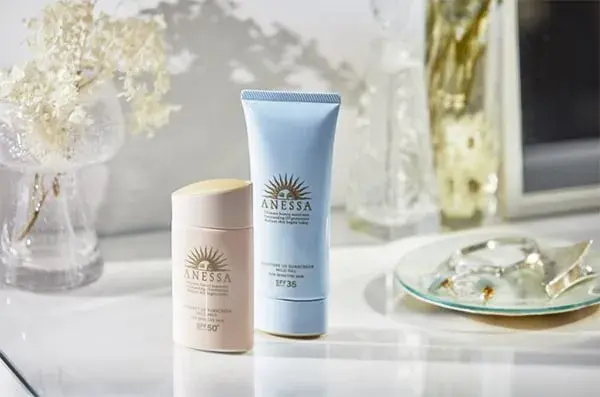 2 sản phẩm chống nắng dịu nhẹ cho da nhạy cảm