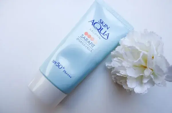 Review kem chống nắng Skin Aqua SARAFIT Essence UV Review kem chống nắng Skin Aqua SARAFIT Essence UV