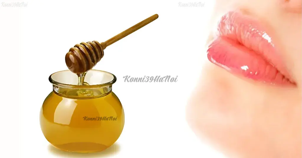 Dưỡng môi bằng mật ong và màng bọc thực phẩm