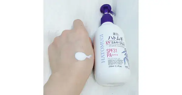 Kết cấu sữa dưỡng thể ý dĩ Nhật ban ngày
