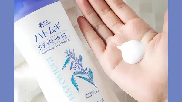 Dưỡng thể Hatomugi có kết cấu mỏng nhẹ, thẩm thấu nhanh