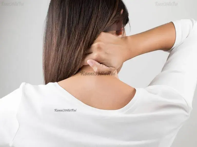 dau-vai-gay-lan-xuong-canh-tay-2_9206c8ece3754768994a6fb532ee405c-1 Mất chưa đầy 5 phút mỗi ngày, học người Nhật chữa đau mỏi vai gáy cực hiệu quả.