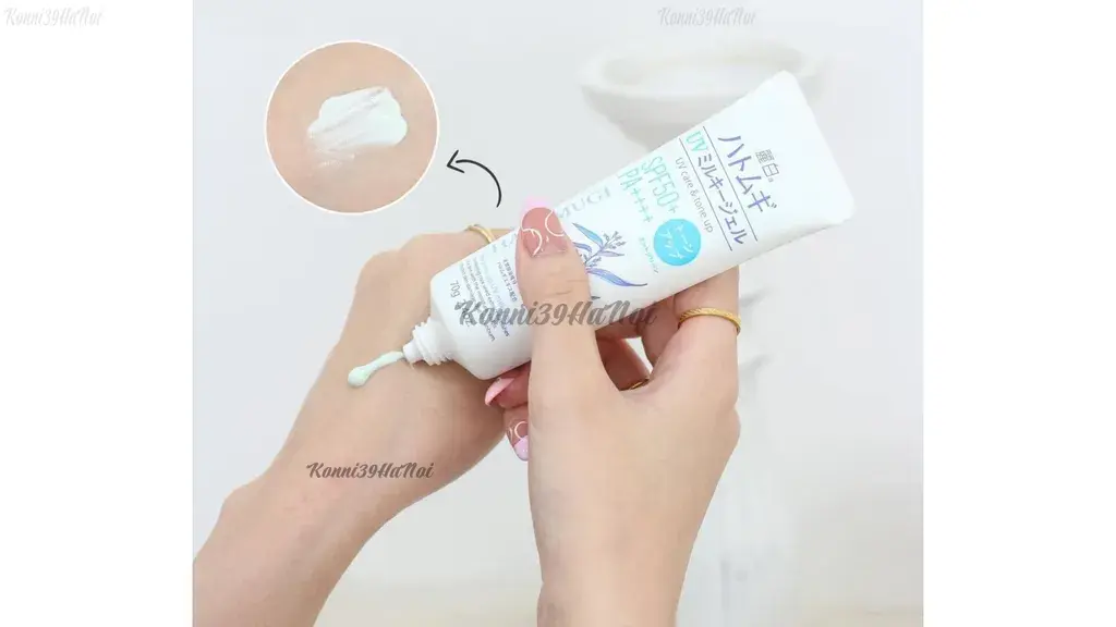 Kem chống nắng Hatomugi The Tone Up UV Milky Gel có dạng gel thấm nhanh, giúp da mềm mịn, nâng tông tức thì