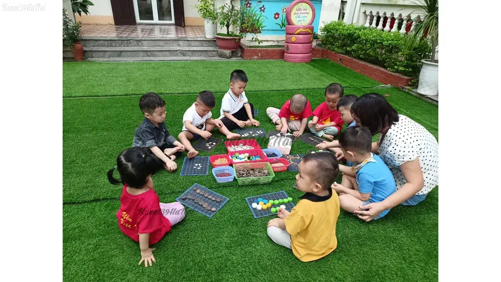Nên ưu tiên cho trẻ vui chơi ở nhà để hạn chế tiếp xúc trong mùa dịch bệnh
