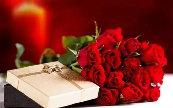Hoa hồng luôn là một món quà 20/10 lãng mạn cho người yêu