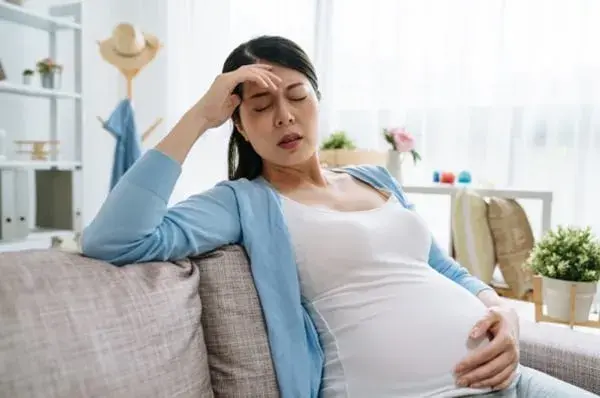 Bổ sung không đủ lượng protein cần thiết có thể khiến mẹ bầu mệt mỏi, xanh xao và thiếu năng lượng. Mẹ bầu mệt mỏi vì không bổ sung đủ chất