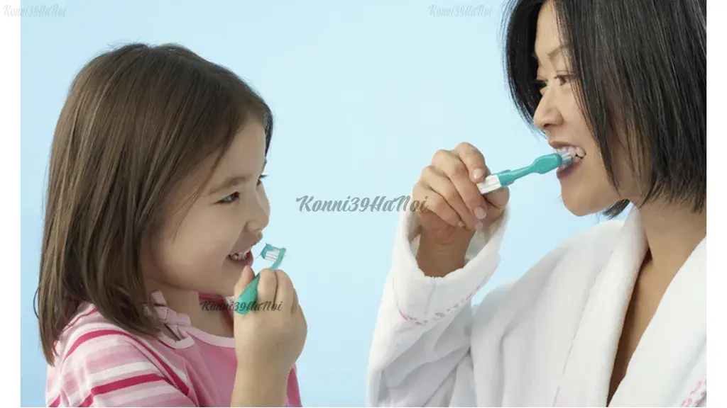Cha mẹ nên rèn luyện thói quen vệ sinh cá nhân cho con từ sớm