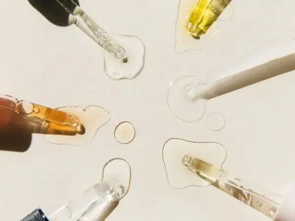 Niacinamide kết hợp với nhiều loại kem dưỡng.