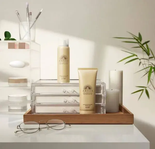 các loại kem chống nắng anessa màu vàng