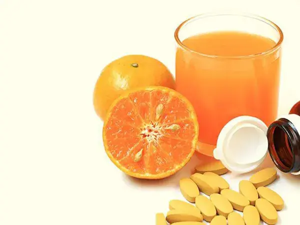 vitamin C từ nguồn tự nhiên hoặc sản phẩm bổ trợ