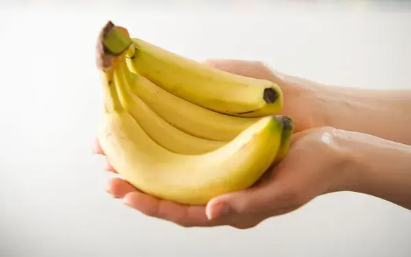 nen-an-chuoi-o-trang-thai-tu-nhien_7868aa3aee1343e699edf3f232cb455b-1 1 ngày ăn bao nhiêu quả chuối để giảm cân? Gợi ý cách ăn hiệu quả nhất