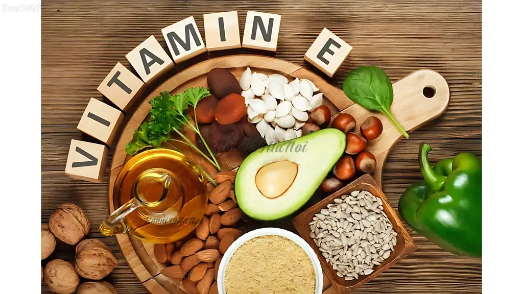 Thực phẩm giàu vitamin E gồm: giá đỗ, quả bơ, khoai lang, các loại hạt, rau màu xanh đậm,..