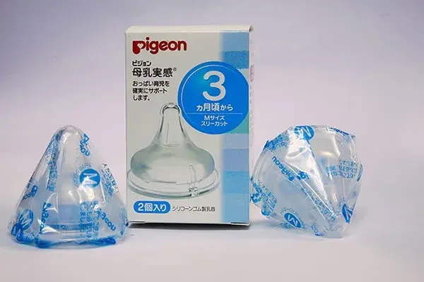 Núm Pigeon size M có mấy loại, dành cho bé mấy tháng?