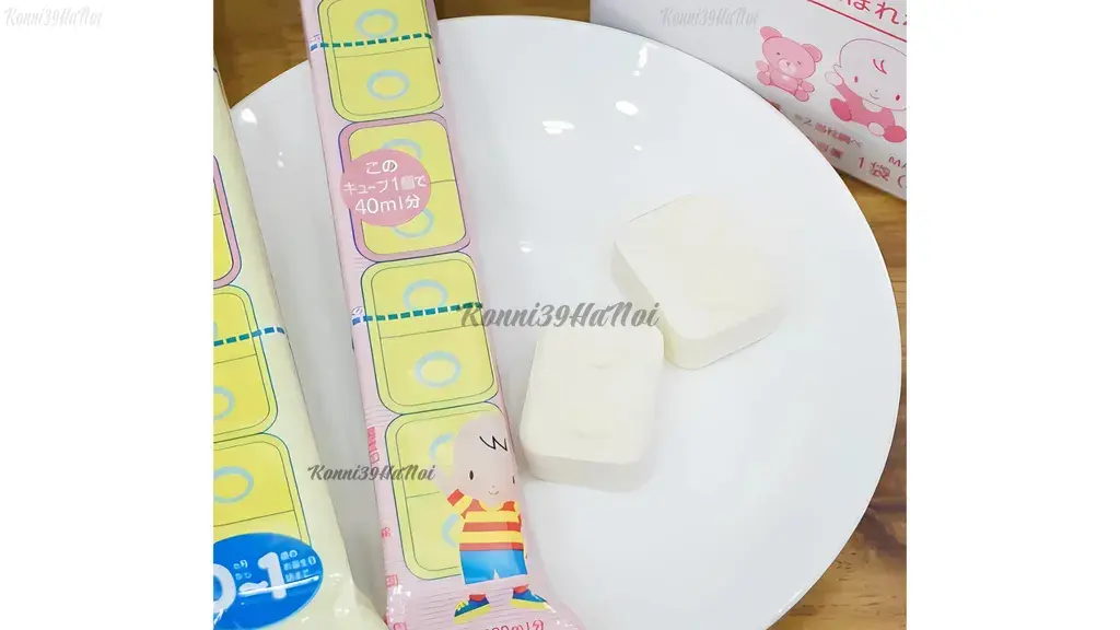 Sữa Meiji thanh được chia thành các viên nhỏ gọn, tiện lợi, dễ pha và dễ bảo quản.