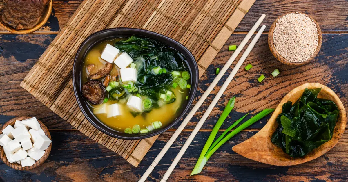 Bí quyết cải thiện đường tiêu hóa mùa Tết với súp Miso Nhật Bản