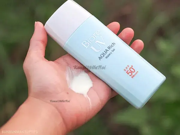 không sử dụng kem chống nắng Biore Aqua Rich khi kem bị tách nước.