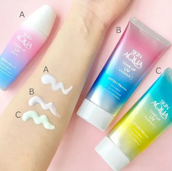 sd06gufbwe Sử dụng kem chống nắng vật lý lai hóa học Skin Aqua trên da