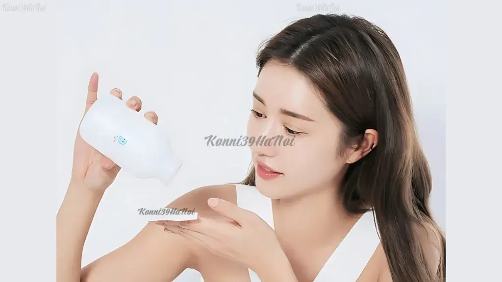 su_dung_toner_truoc_buoc_kem_duong_be7c6bb5434b4ca6af84b70a0f1a8a13_1024x1024 Sử dụng Toner trước bước kem dưỡng