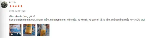 Người dùng nhận xét kem nhanh thấm, kiềm dầu, không gây khô rít và bít tắc lỗ chân lông.