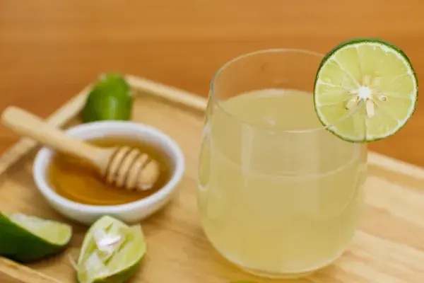 uong-nuoc-chanh-vao-buoi-sang_0f3919c8adc44920862f4d80c0b23eaf_grande Uống nước chanh