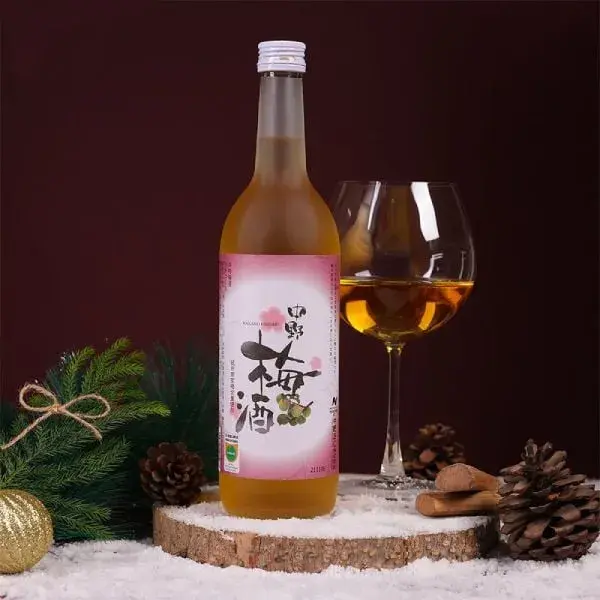 Uống rượu mơ trước bữa ăn